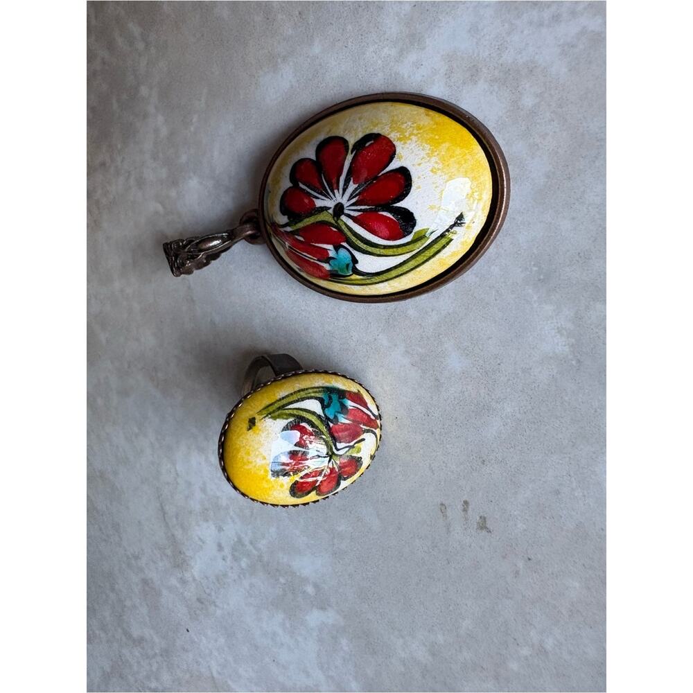 Vintage Hand Painted Floral Ceramic Jewelry Set Ring Pendant Yellow Red - Picture 6 of 7